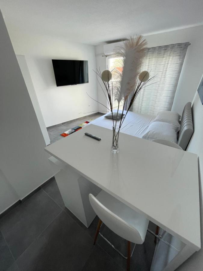 Villa Milena Sweet Apartment-With A Pool تروغير المظهر الخارجي الصورة